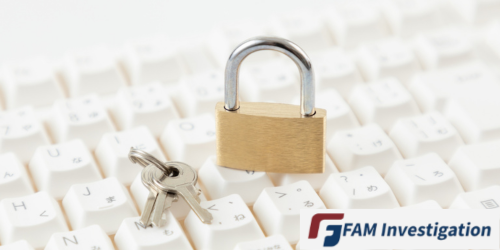 キーボードに錠前と鍵